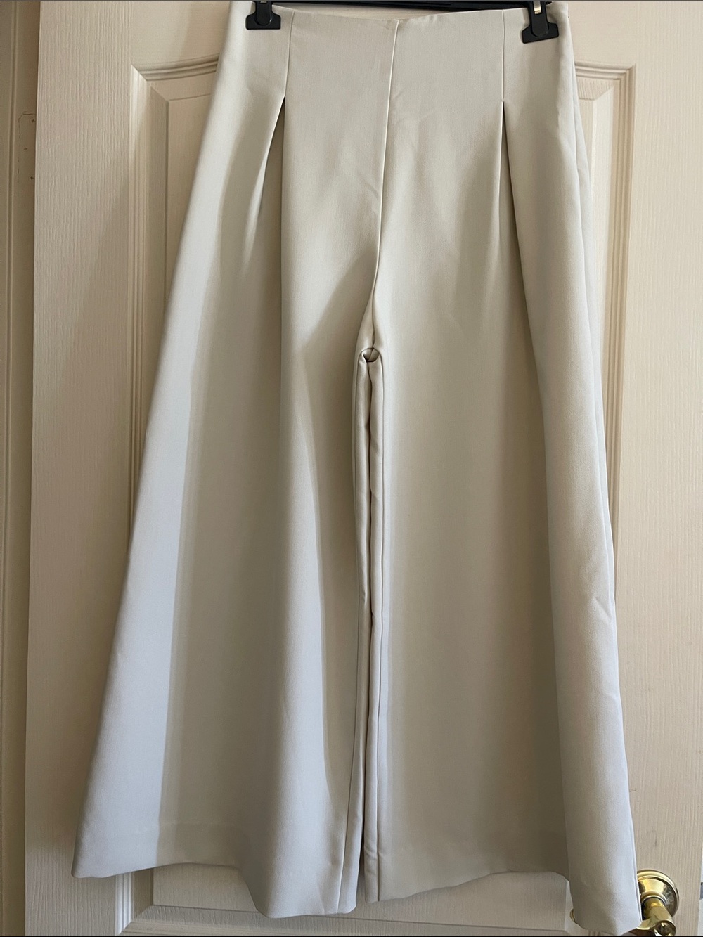 🔥 Zara Wide-Leg Cream Trousers